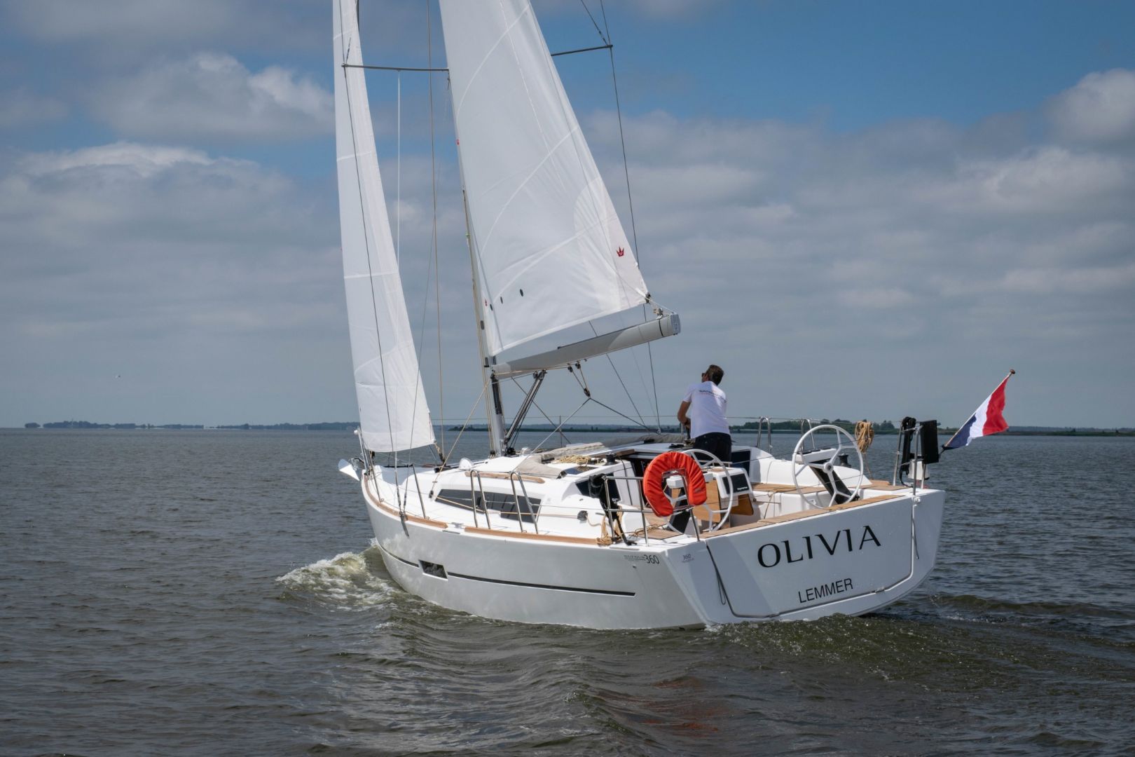DUFOUR 360