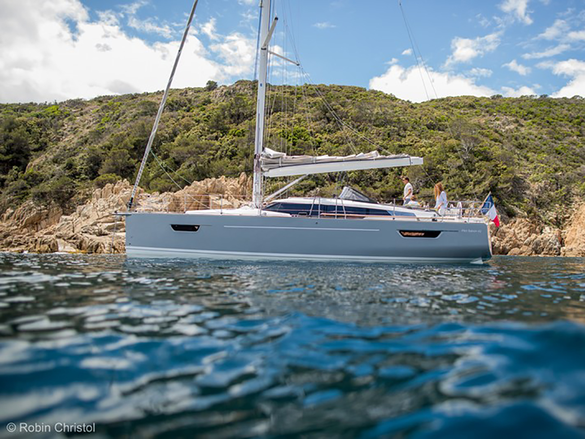 WAUQUIEZ PILOT SALOON 42