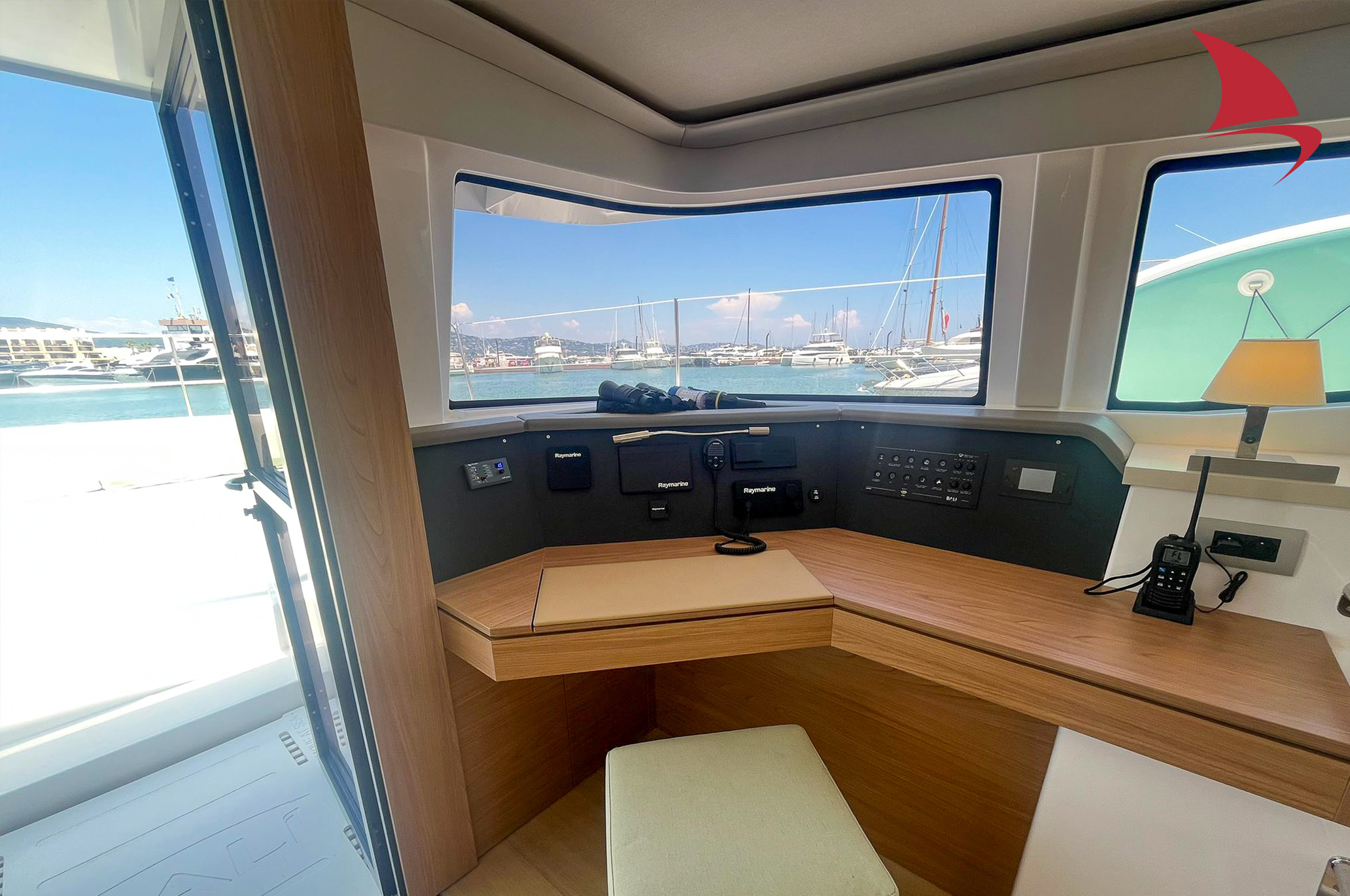 Louer-un-catamaran-Bali-46-au-depart-du-golfe-de-saint-tropez-dans-le-sud-de-la-france-14