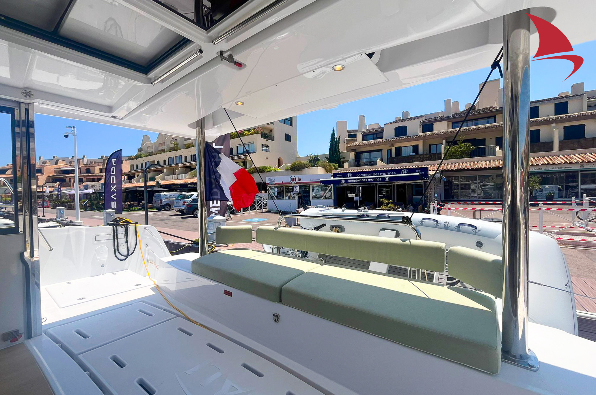Louer-un-catamaran-Bali-46-au-depart-du-golfe-de-saint-tropez-dans-le-sud-de-la-france-16