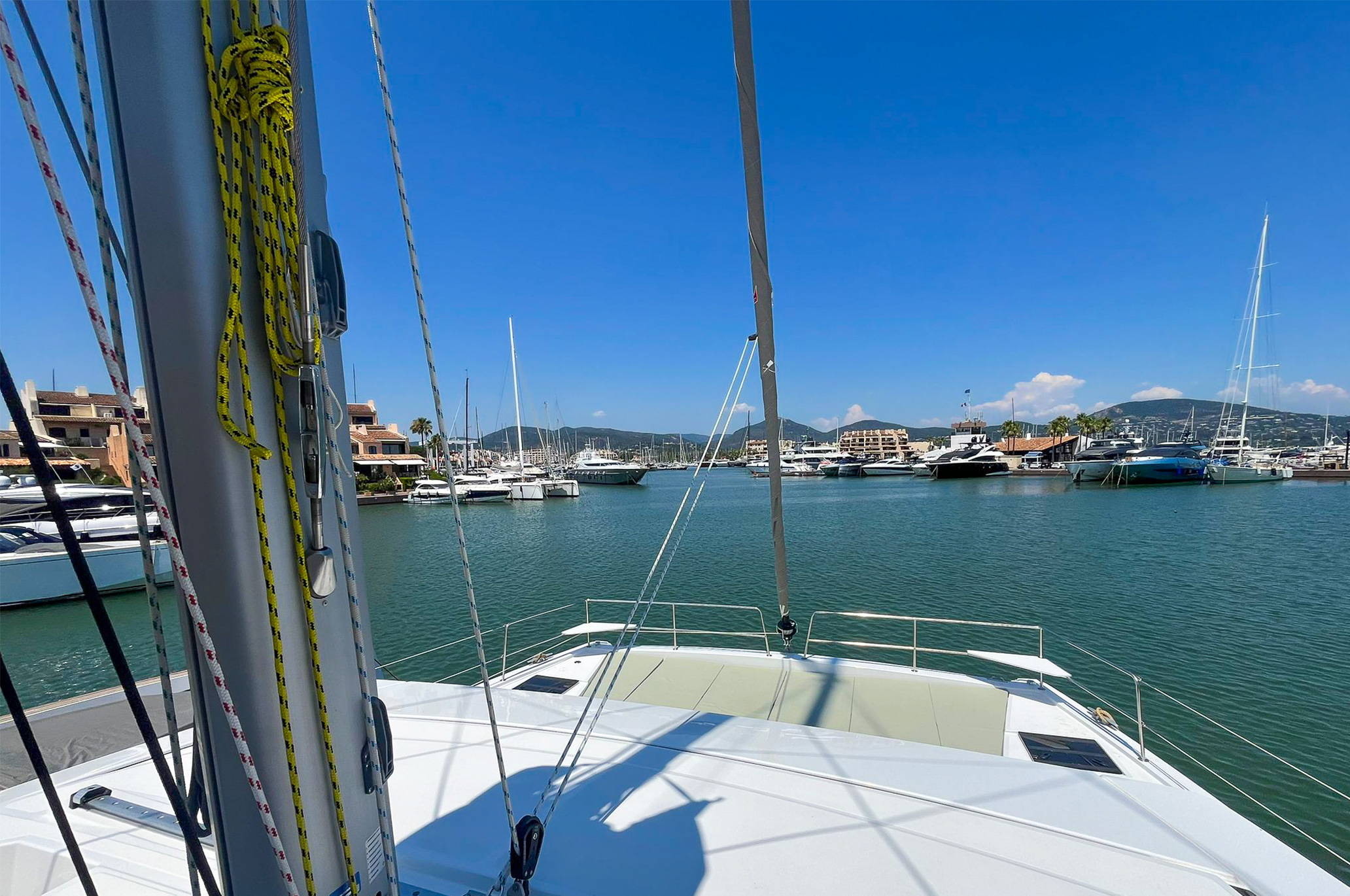Louer-un-catamaran-Bali-46-au-depart-du-golfe-de-saint-tropez-dans-le-sud-de-la-france-6