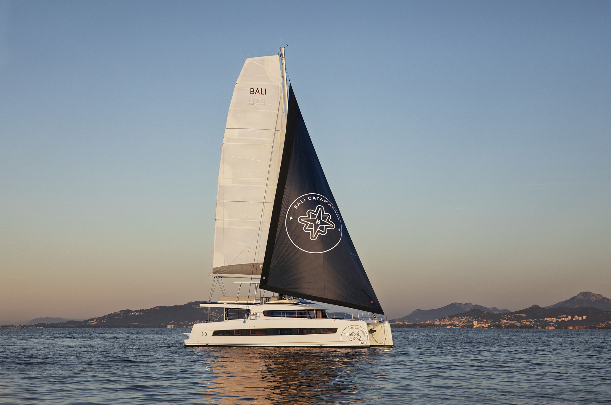 a-vendre-catamaran-bali-58-dans-le-golfe-de-saint-tropez-chez-azur-boat