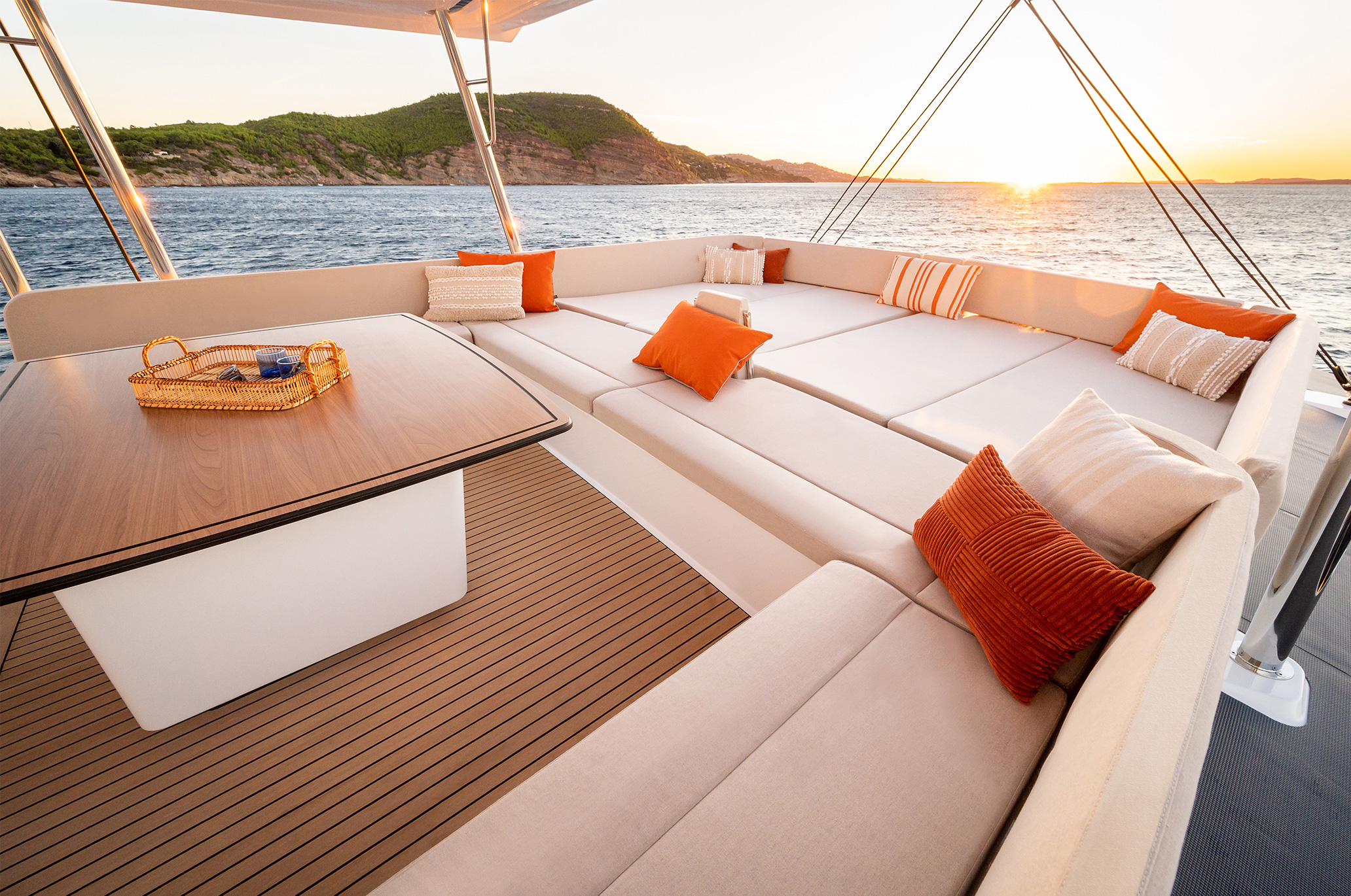 a-vendre-catamaran-bali-58-dans-le-golfe-de-saint-tropez-chez-azur-boats-mediterranee-2