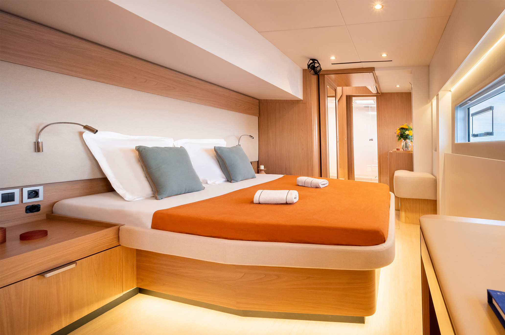 a-vendre-catamaran-bali-58-dans-le-golfe-de-saint-tropez-chez-azur-boats-mediterranee