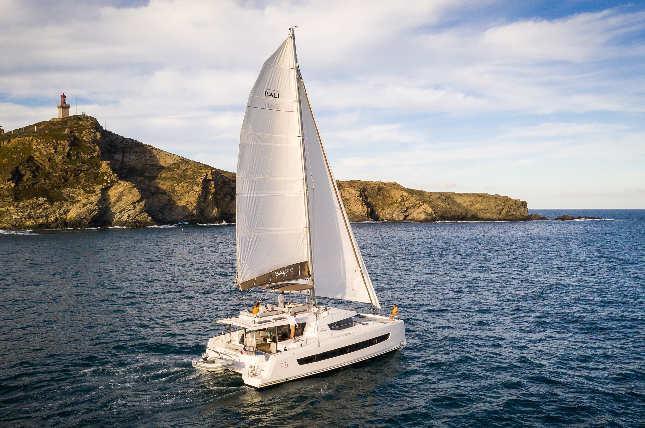 catamaran-bali-4.6-disponible-chez-azur-boagt-mediterranee-concessionnaire-catamaran-bali-dans-le-golfe-de-saint-tropez