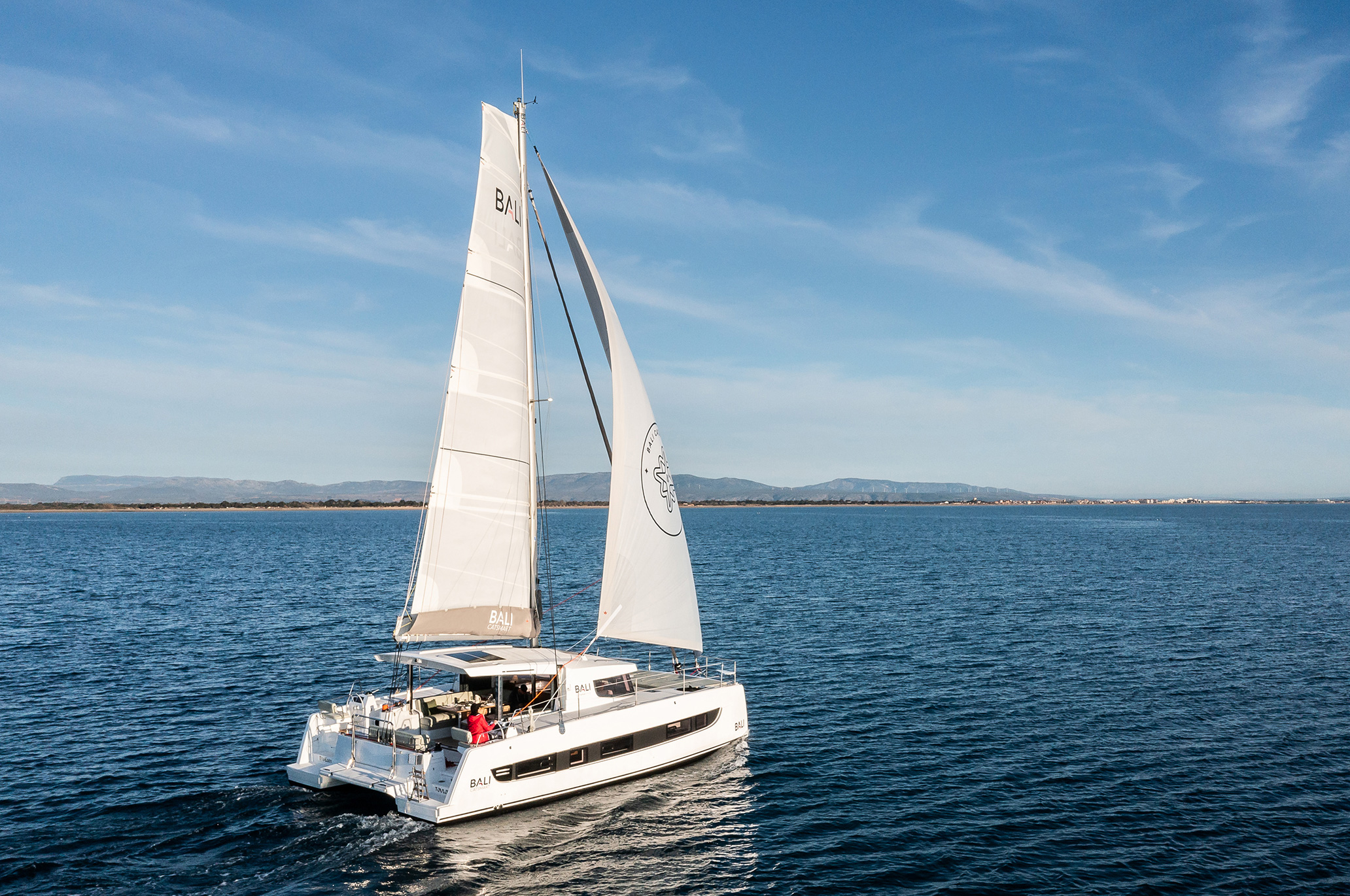 catamaran-bali-catsmart-disponible-chez-azur-boats-mediterranee-vente-de-bateaux-neufs-et-occasion-dans-le-golfe-de-saint-tropez-2