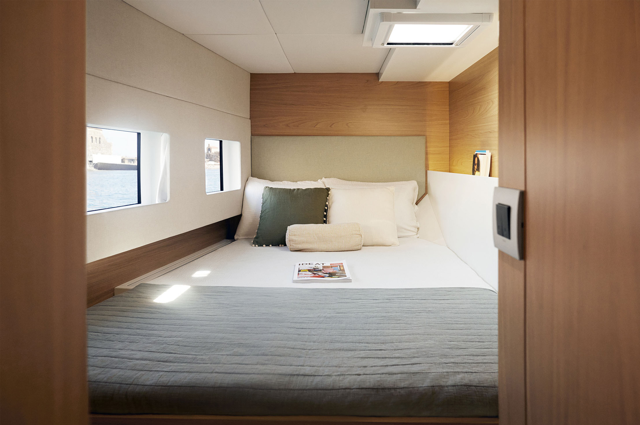 catamaran-bali-catsmart-disponible-chez-azur-boats-mediterranee-vente-de-bateaux-neufs-et-occasion-dans-le-golfe-de-saint-tropez-cabine-arriere