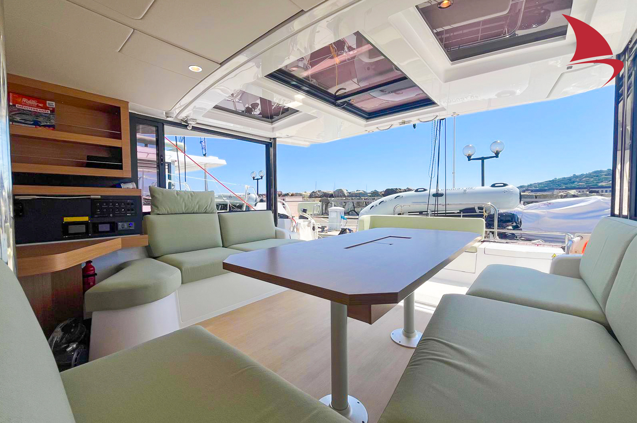 louer-catamaran-Bali-Catsmart-hope-depuis-le-golfe-de-saint-tropez-auprès-de-philisa-apaca-via-azur-boats-mediterranee-dans-le-sud-de-la-france-14