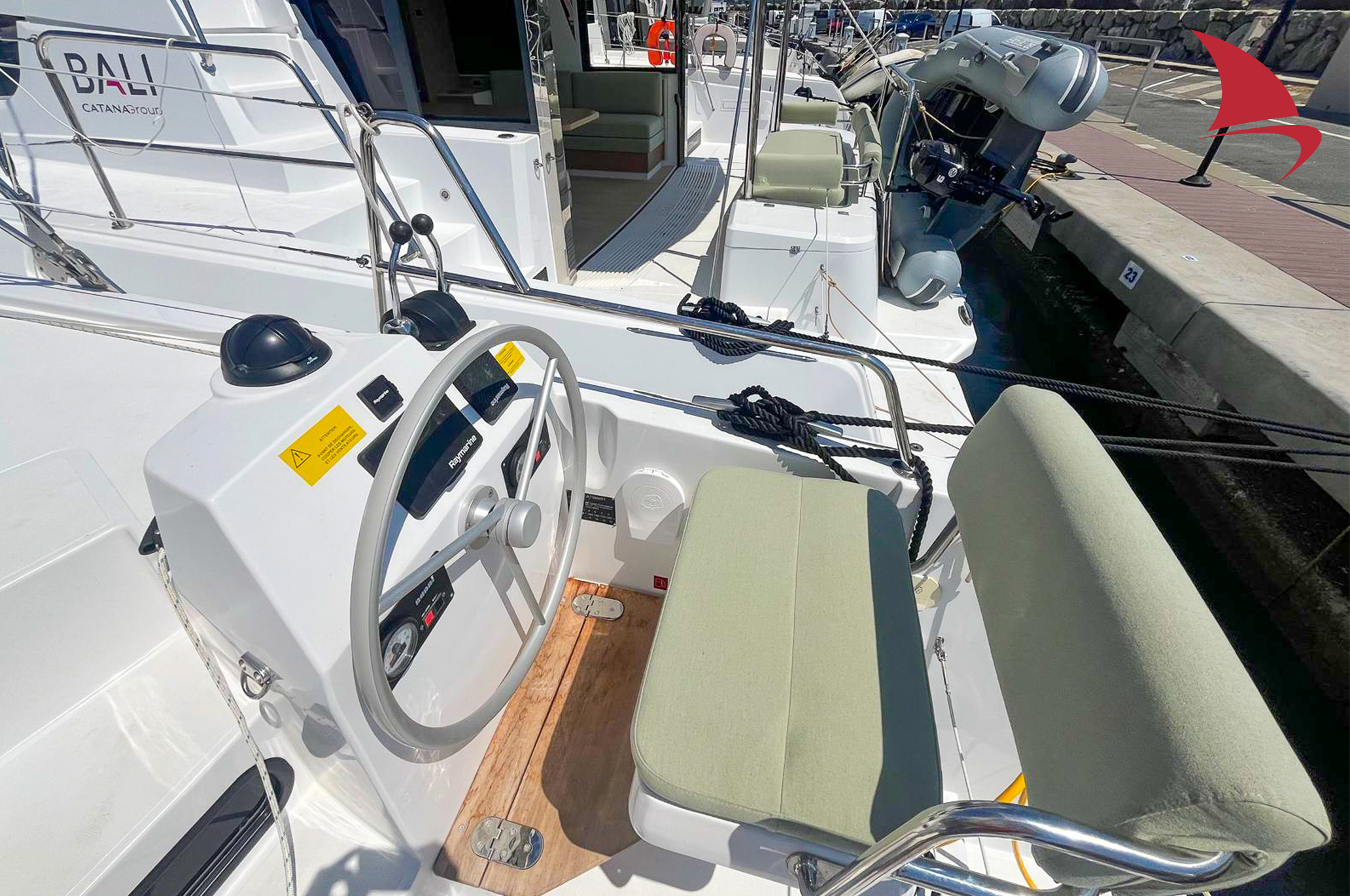 louer-catamaran-Bali-Catsmart-hope-depuis-le-golfe-de-saint-tropez-auprès-de-philisa-apaca-via-azur-boats-mediterranee-dans-le-sud-de-la-france-15